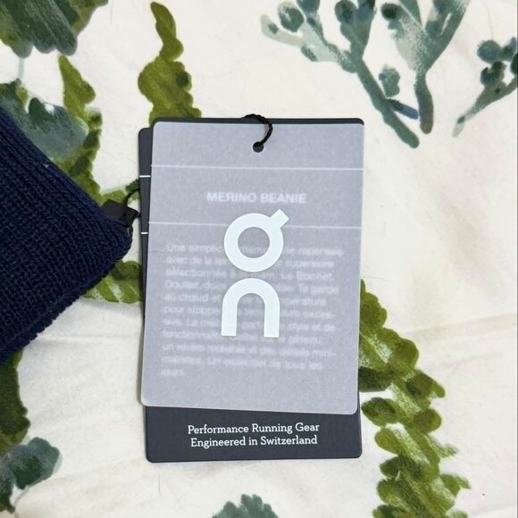 ON Merino Beanie - Picture 2 of 3